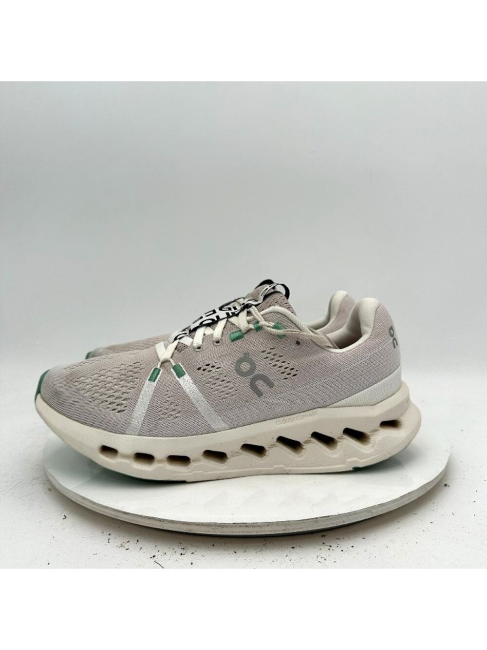 On Cloudsurfer Swiss Engineering Women Size 8.5  3WD10442143 Pearl Ivory Shoes